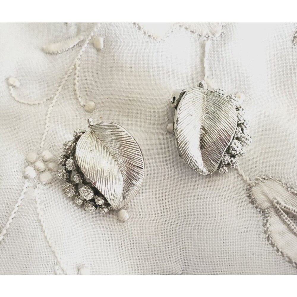 Vintage Lisner Signed Earrings Silver Leaf Swirl Design Clip Back